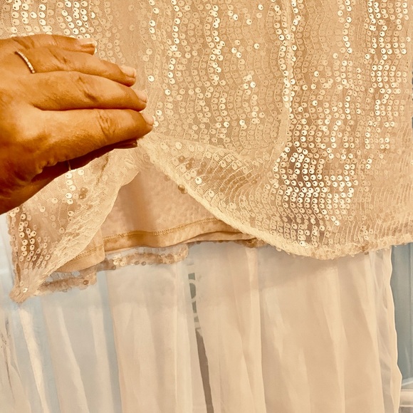 Sequin in dreamy vanilla, L, double layered, soft interior, simply beautiful - Picture 11 of 14